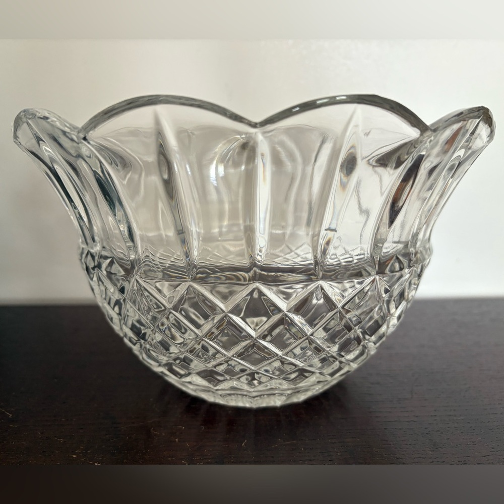 Hand-cut lead crystal glass serving bowl - 5.5” x 9.5”